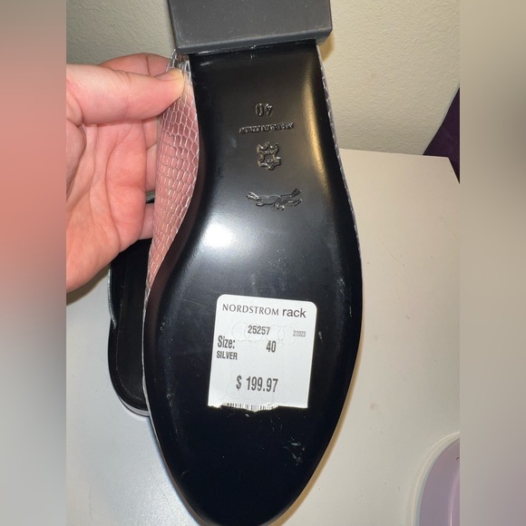 Women’s LONGCHAMP Silver Leather Mules Flats Slides Shoes Sz 40 - Picture 7 of 7